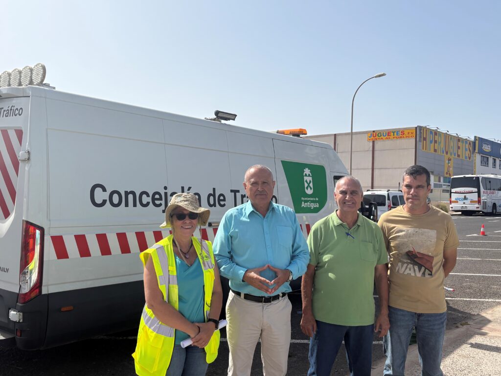 El Ayuntamiento de Antigua colabora con la nueva parada de guagua del polígono industrial Costa Antigua